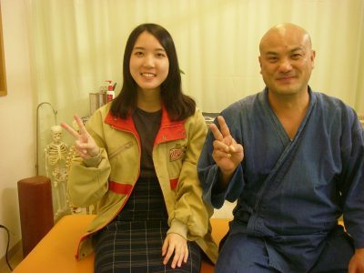 『肩こりが一瞬で取れた時は驚きと共に感動しました！』R.Mさん（府中市新町在住）